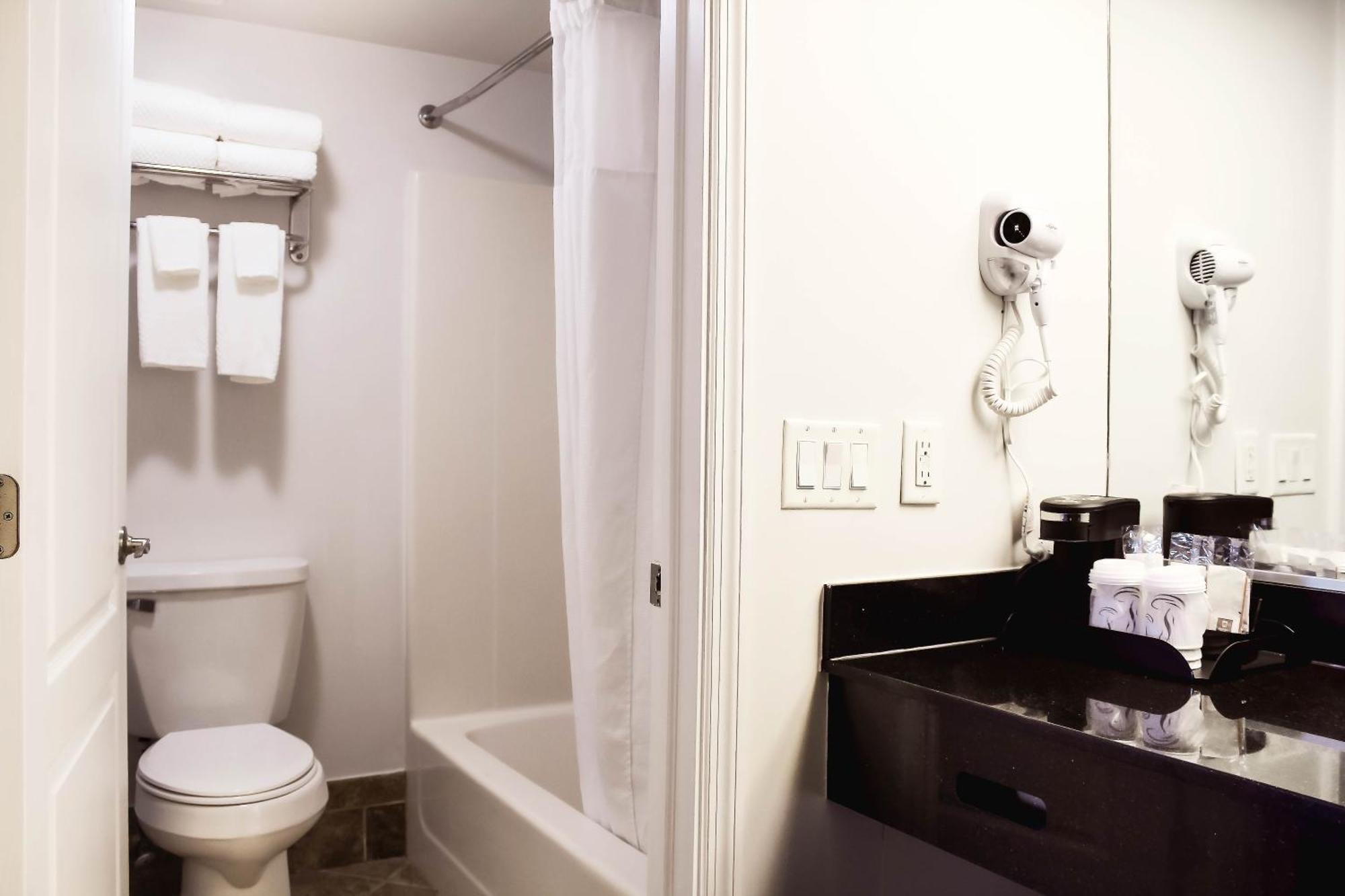 Northland Motel State College Bagian luar foto